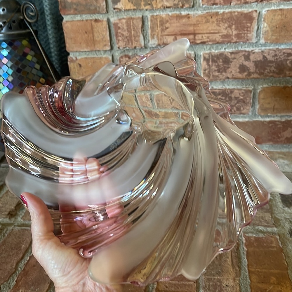 Frosted Glass & Pink Large Swirl Centerpiece Bowl - Picture 5 of 6